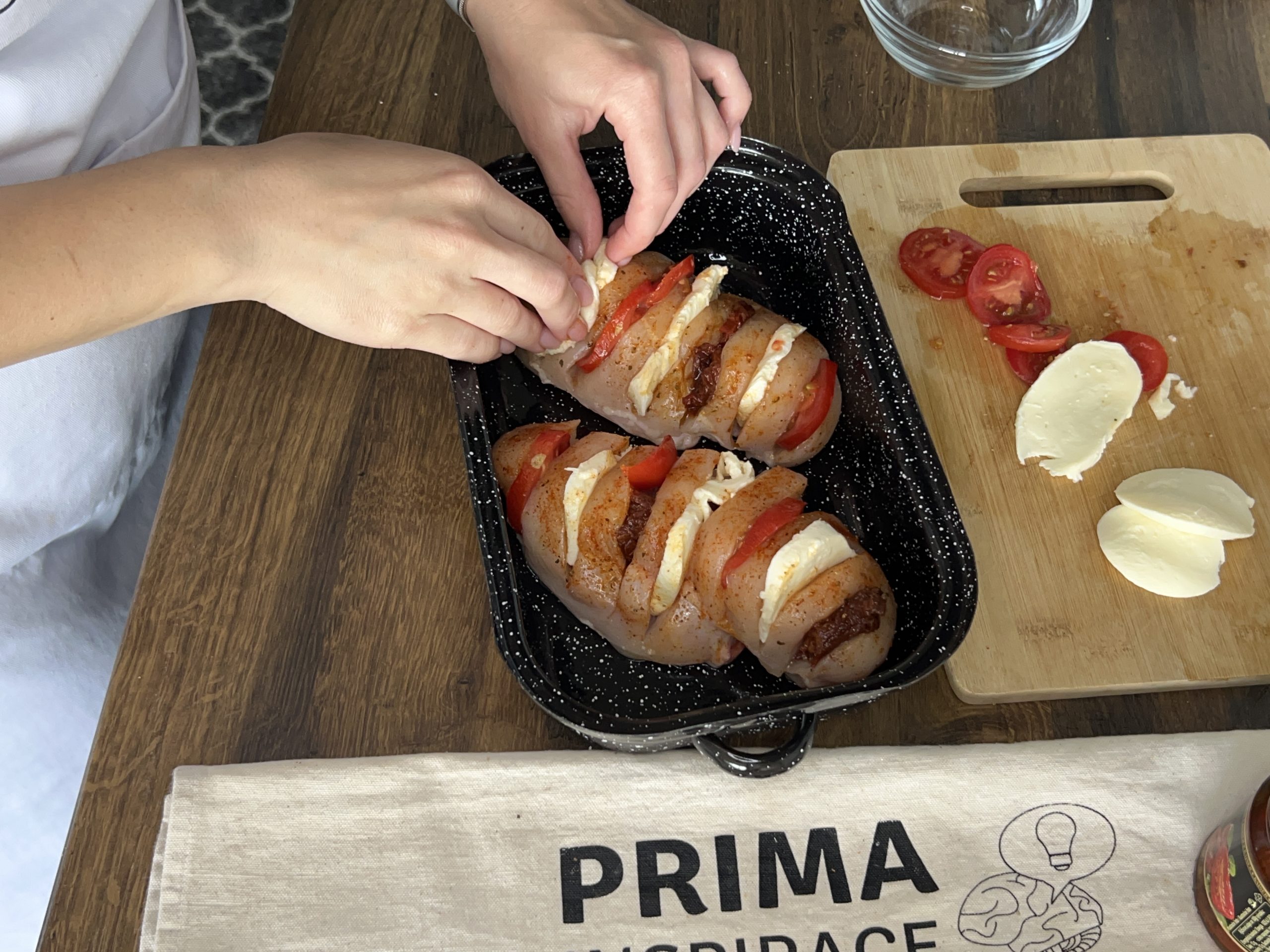 Zapekané kuracie prsia s mozzarellou a paradajkami